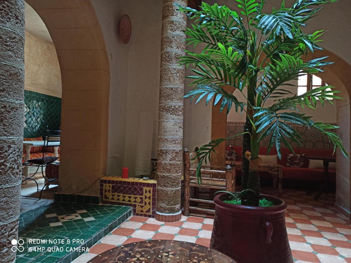 Riad La Rose Des Vents As-Sawíra Exteriér fotografie